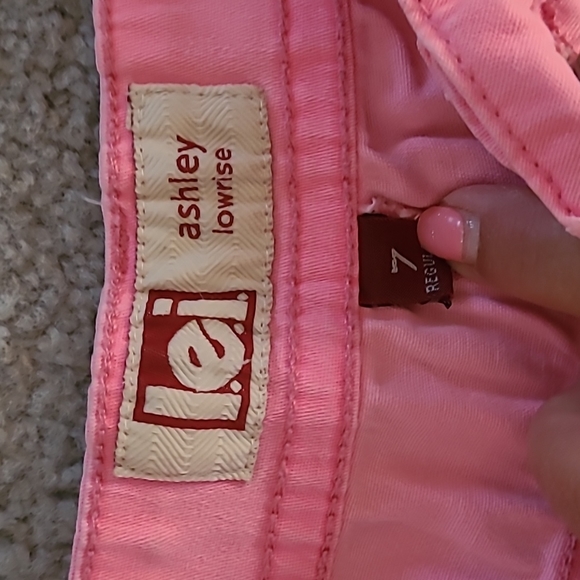 Lei hot pink shorts, size 7 - Picture 4 of 7